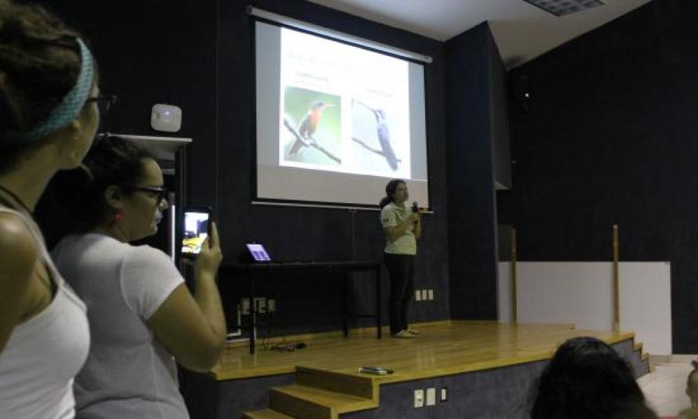 Conferencia sobre la observación de las aves en CUCosta