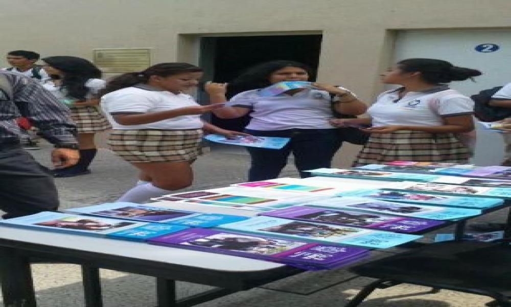 Estudiantes del COBAEJ visitan el CUCosta para conocer su oferta académica