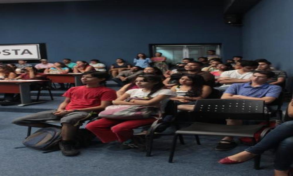 Conferencia “Jóvenes, Ética y Política” en CUCosta