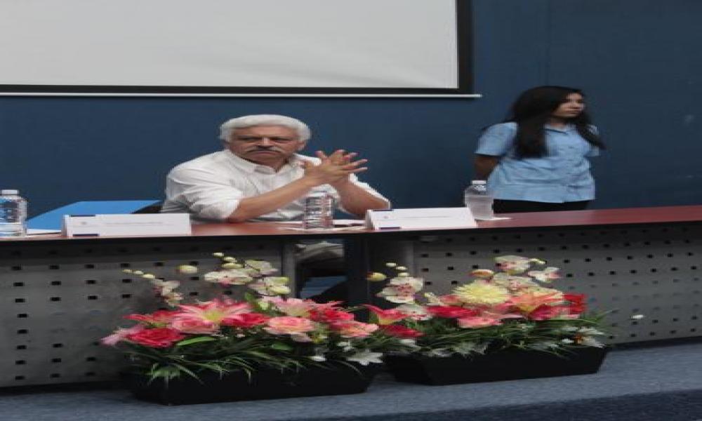 Conferencia “Jóvenes, Ética y Política” en CUCosta