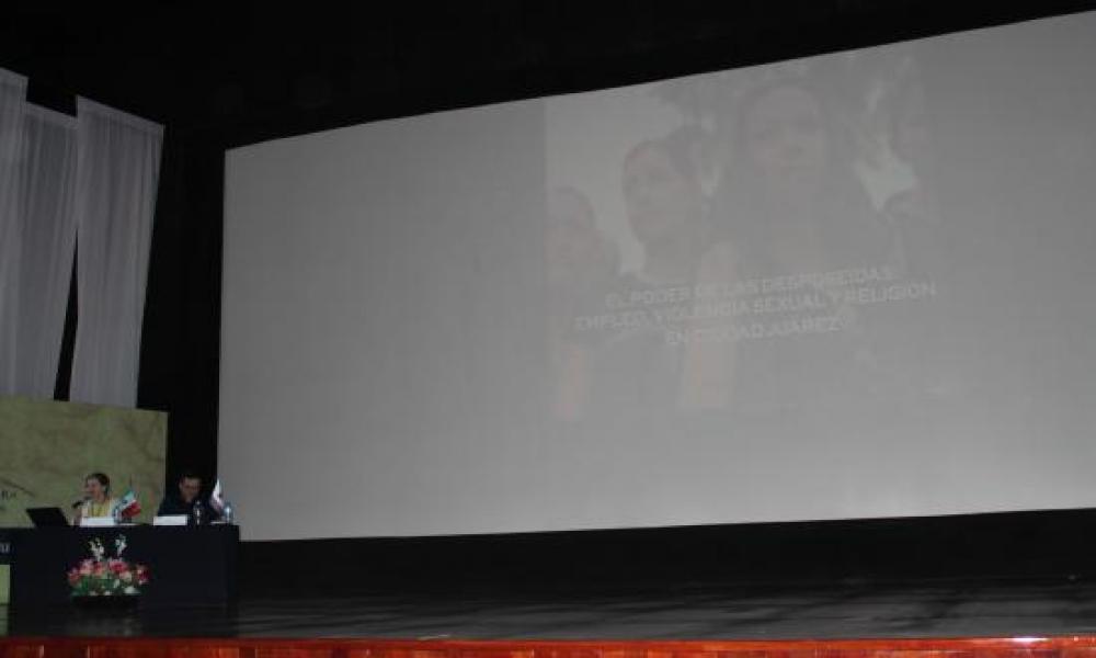 Presentación del libro “El Poder de las Desposeidas” en CUCosta