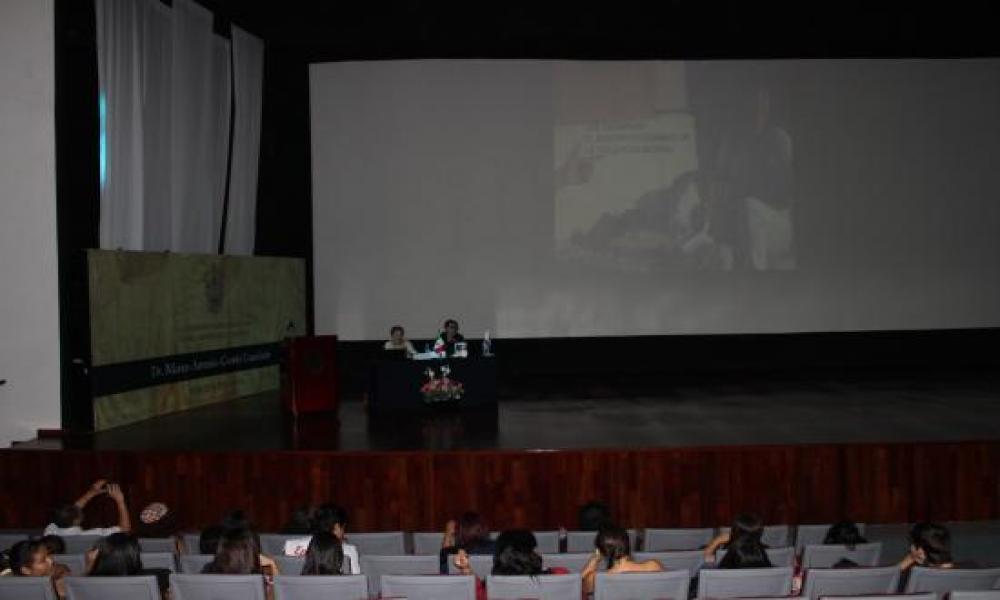Presentación del libro “El Poder de las Desposeidas” en CUCosta