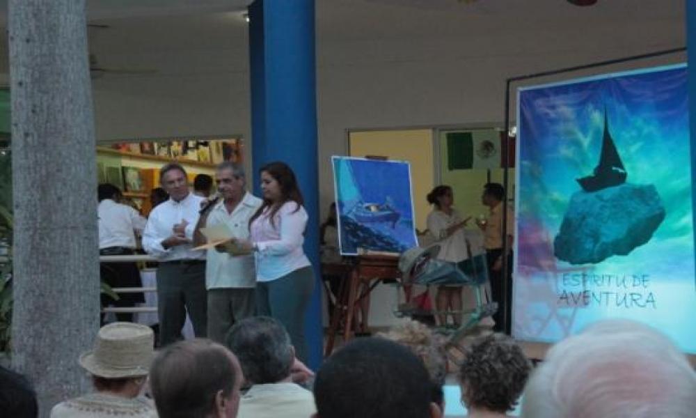 Exposición de arte y escultura de León de la Vega en CUCosta