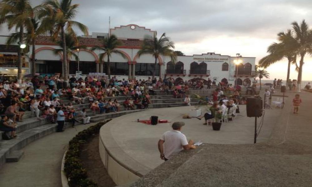 Rector del CUCosta presente en la inauguración de Letras en la Mar