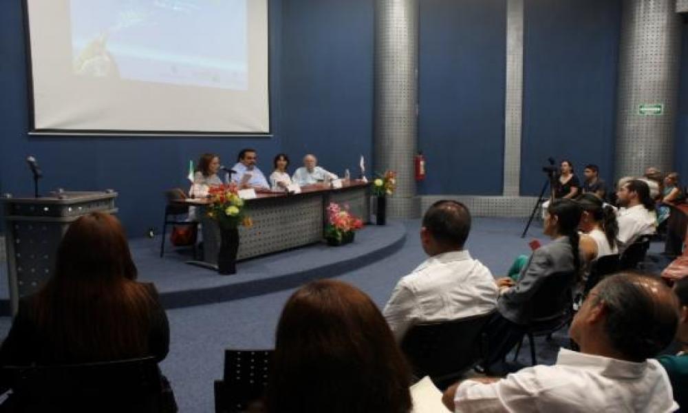 Letras en la Mar homenajea a Coral Bracho en CUCosta