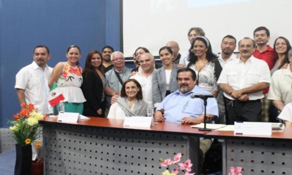 Letras en la Mar homenajea a Coral Bracho en CUCosta