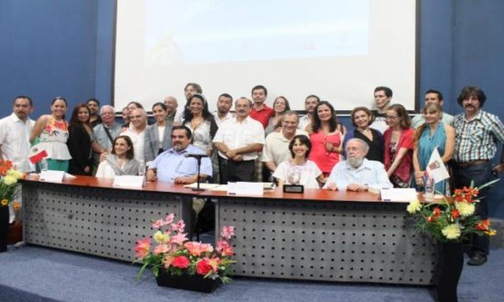 Letras en la Mar homenajea a Coral Bracho en CUCosta
