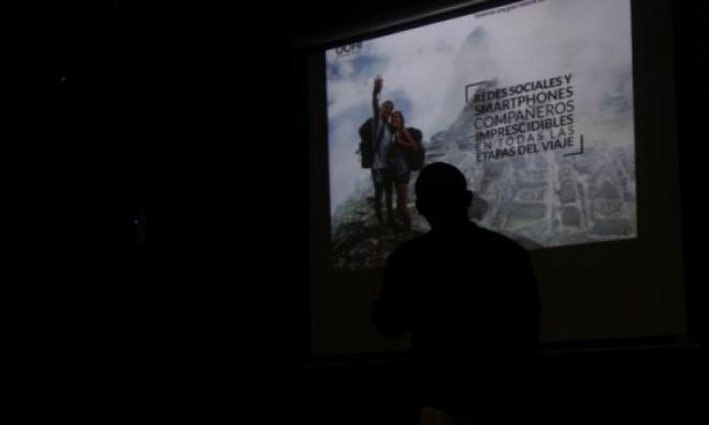 Conferencia Magistral “Tendencias de Marketing Digital Turístico” en CUCosta