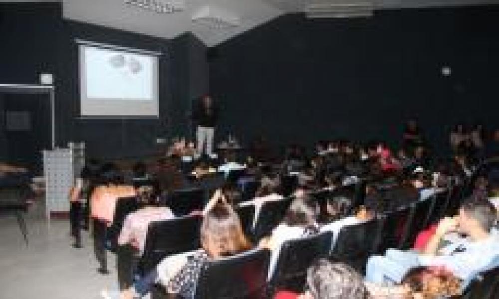 Conferencia Magistral “Tendencias de Marketing Digital Turístico” en CUCosta