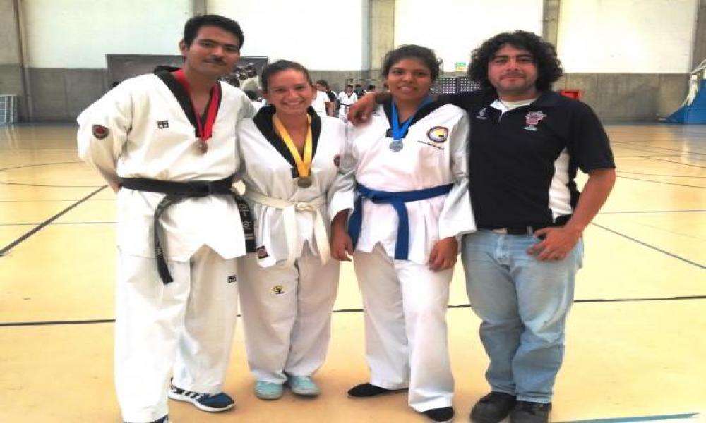 CUCosta hace entrega de reconocimientos a medallistas del XII Campeonato Intercentros Universitatios 2014