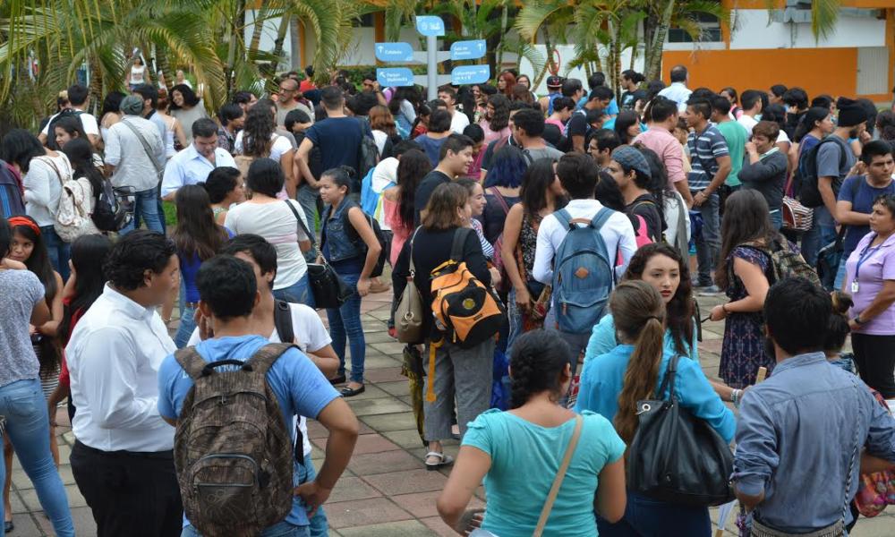 Casi dos mil personas participan en CUCosta durante macro simulacro