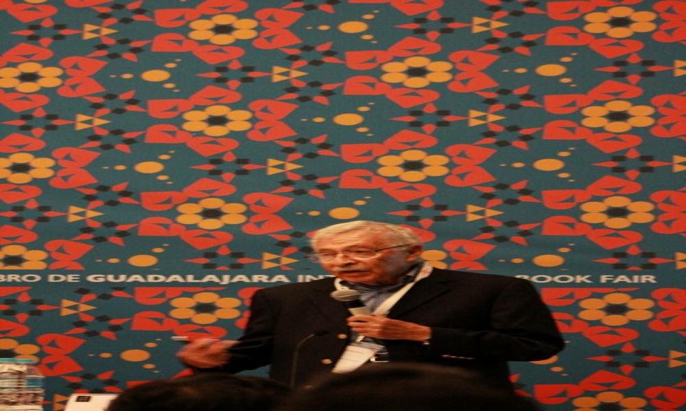 El Fondo de Cultura Económica rinde homenaje a Juan Luis Cifuentes