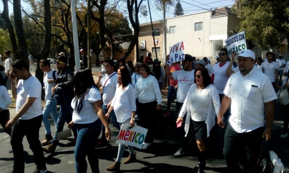 Universitarios rechazan xenofobia y racismo en “Marcha por México” en Guadalajara