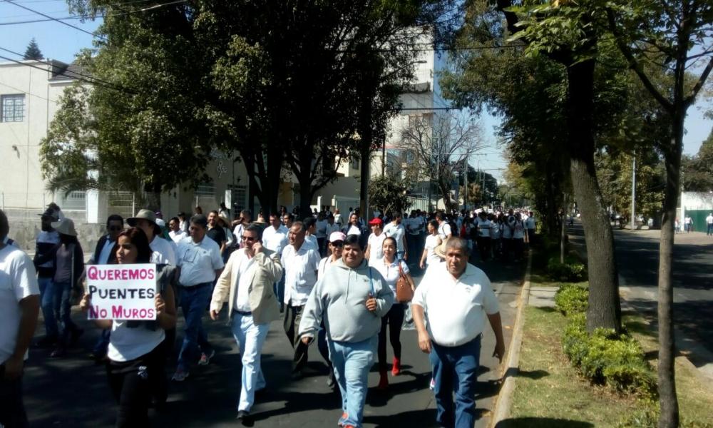 Universitarios rechazan xenofobia y racismo en “Marcha por México” en Guadalajara