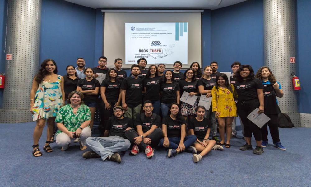 Premian a ganadores del concurso de videorreseñas “BookTubers”