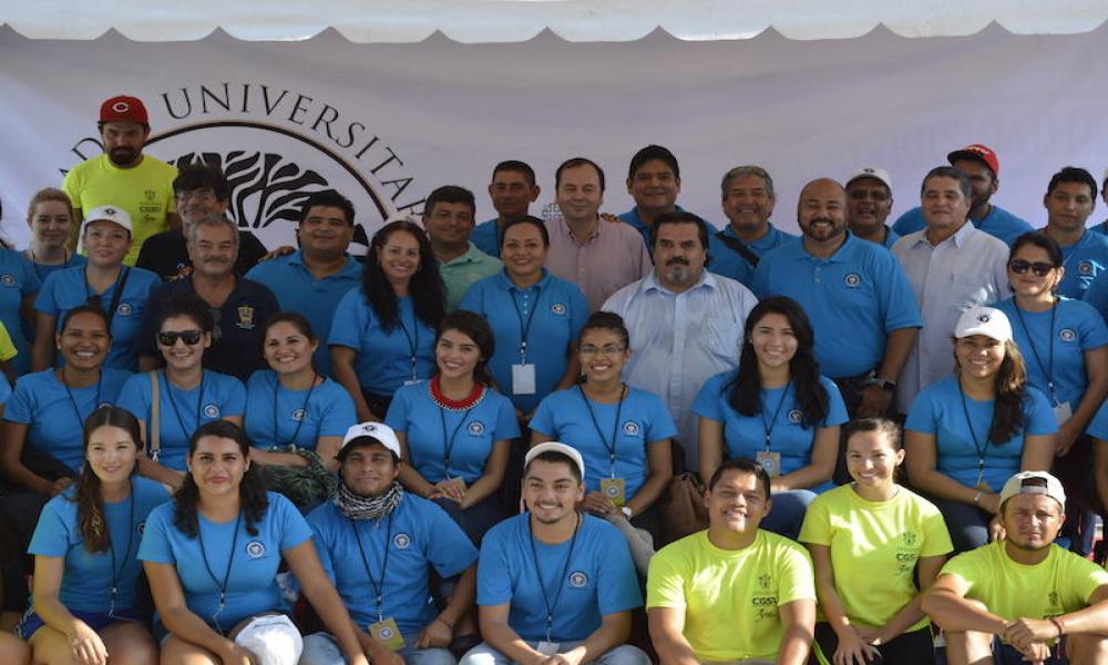 Contribuyen universitarios a combatir desigualdad social en Puerto Vallarta