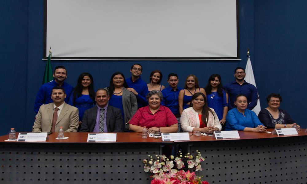 Egresa novena generación de Maestría en Administración de Negocios