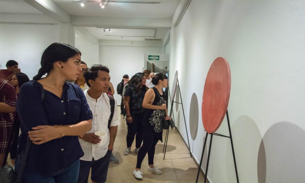 Inauguran exposición “Naro Pinosa” y “Al paso del tiempo”