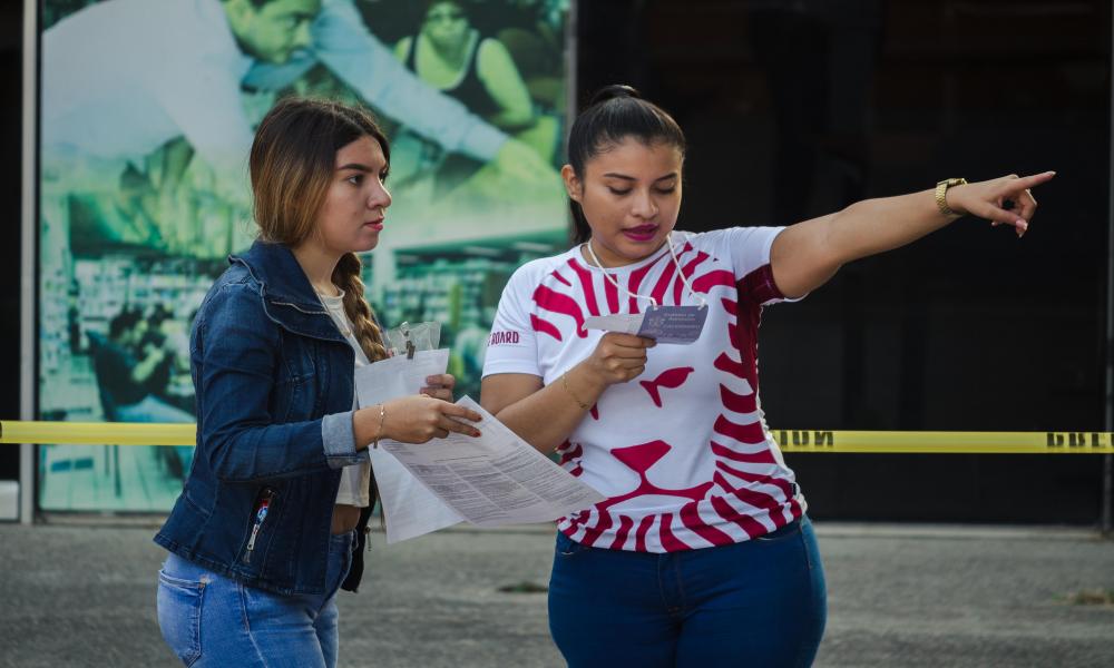 Mil 195 aspirantes aplican examen de ingreso al CUCosta