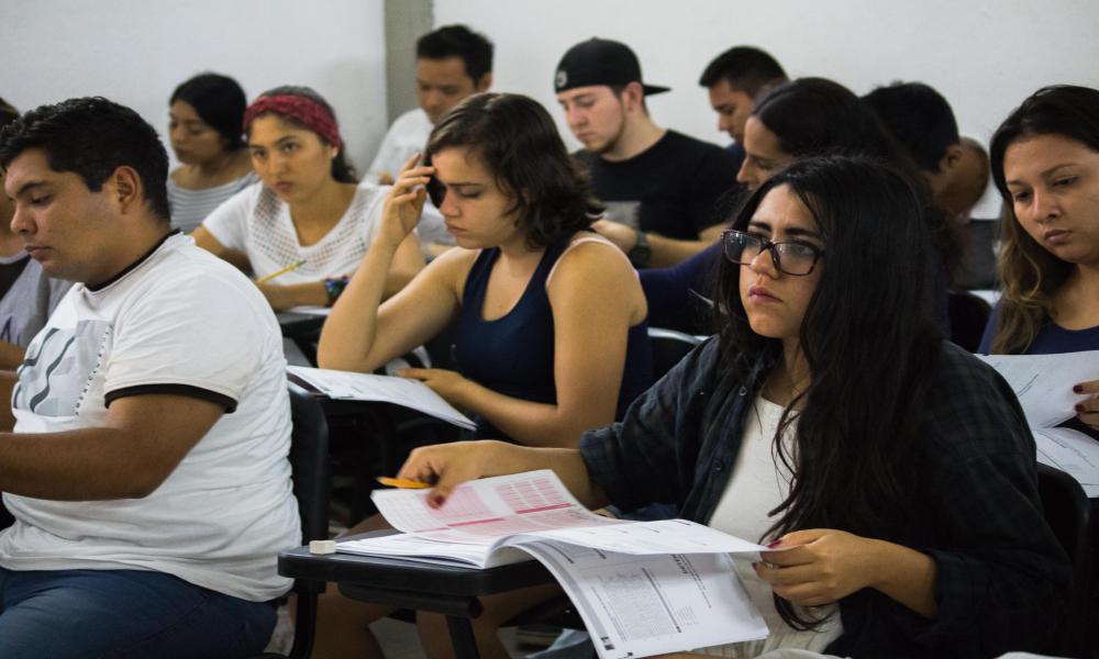 Mil 195 aspirantes aplican examen de ingreso al CUCosta