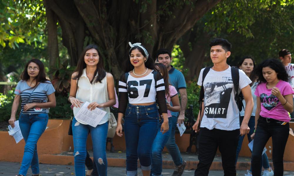 Mil 195 aspirantes aplican examen de ingreso al CUCosta