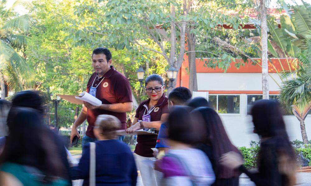 Mil 385 aspirantes aplican examen de ingreso al CUCosta.