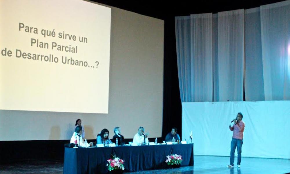 Consultas públicas de planes urbanos, una simulación experto