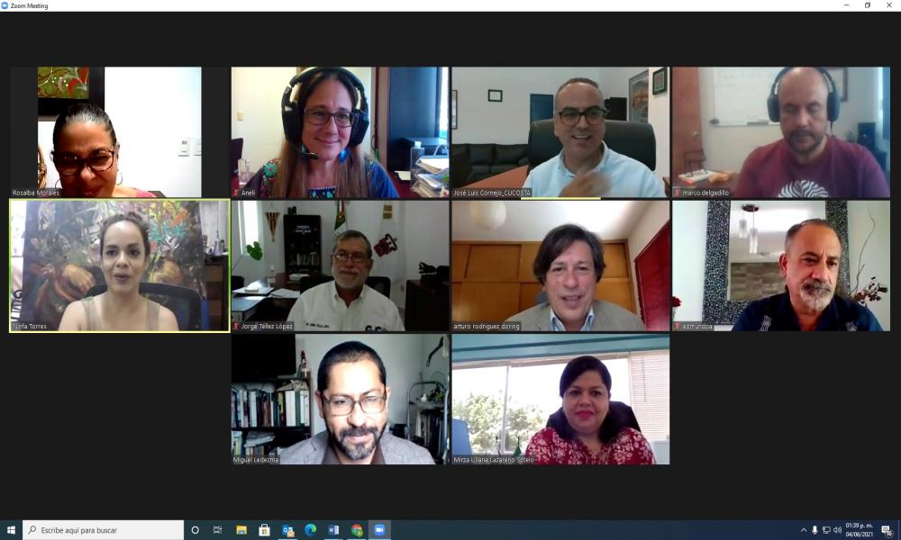 Cumple Licenciatura de Artes Visuales para la Expresión Plástica con trámites para certificación