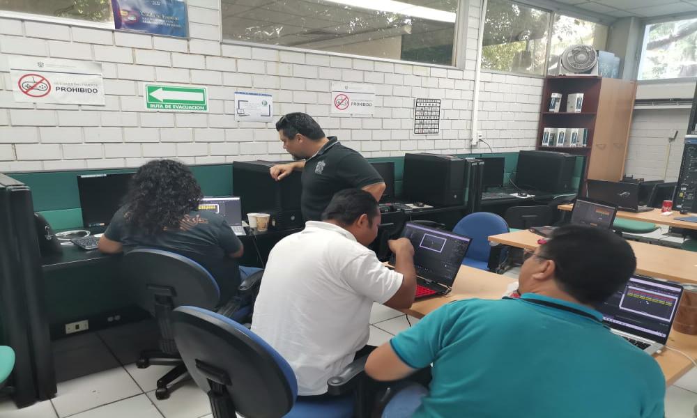 Realizan actualización tecnológica para maestros y alumnos del CUCosta