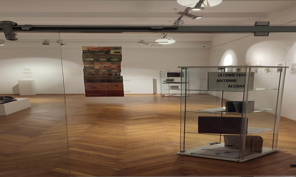 Estudiantes de CUCosta exhiben estampas de arte en Polonia