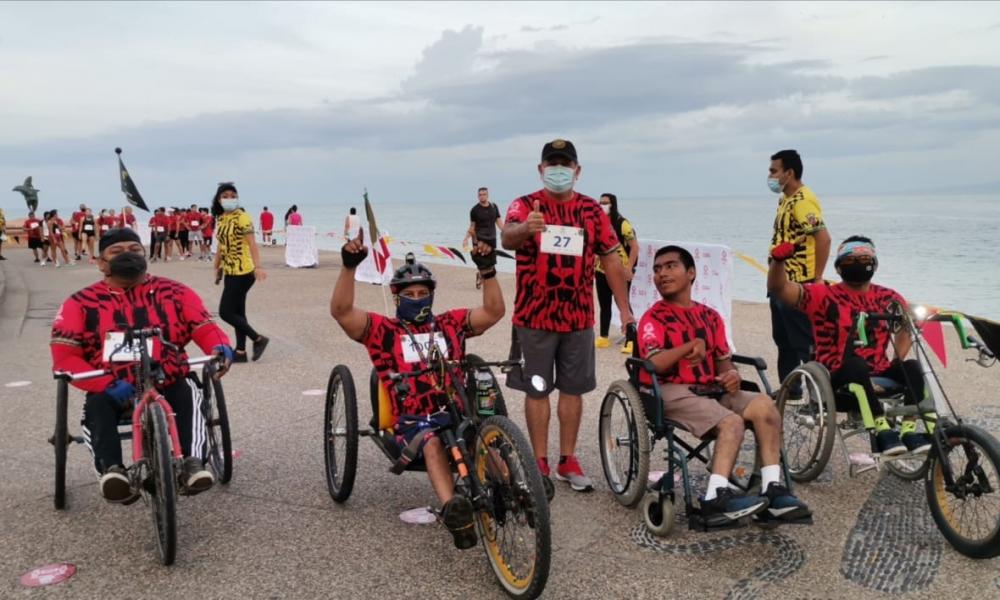 Rugieron corredores en la Quinta Carrera Leones Negros de Puerto Vallarta