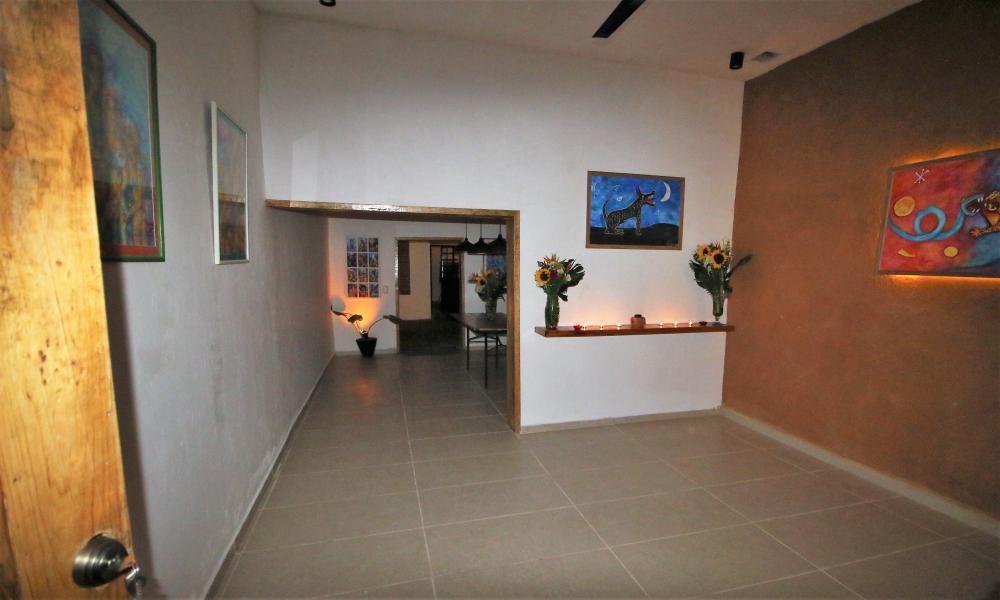 Universitarios del CUCosta entregan “Casa Violeta” en Los Llanitos