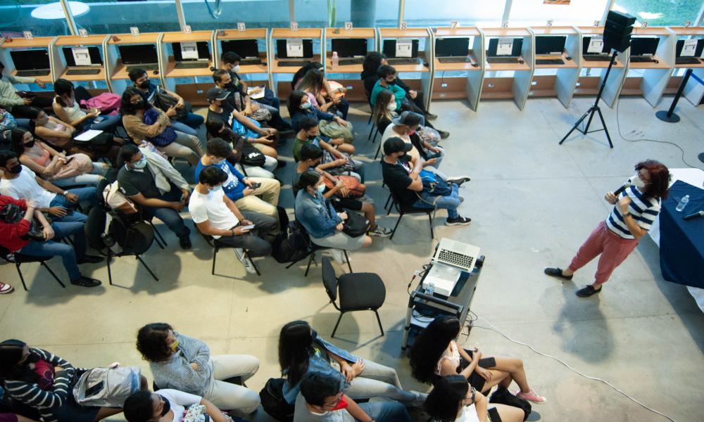 Alumnos de la Preparatoria Regional conocen oferta académica del CUCosta 