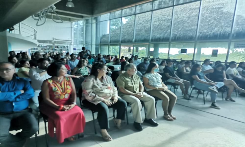 Dotarán de equipo al Club de Cine de la Preparatoria Regional