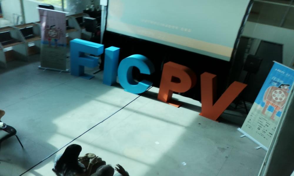 Dotarán de equipo al Club de Cine de la Preparatoria Regional