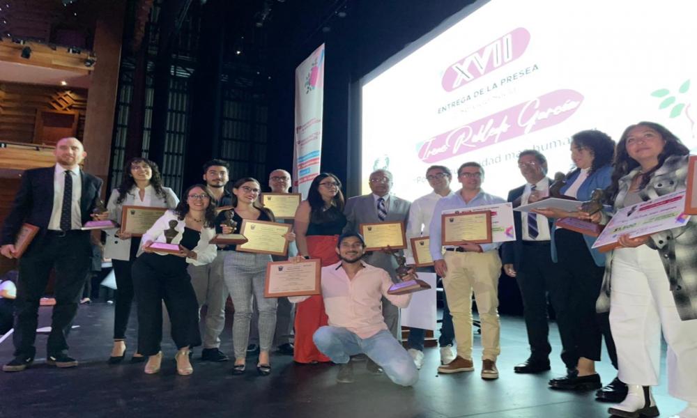 Recibe CUCosta Presea al Servicio Social Irene Robleado García en beneficio de la sociedad