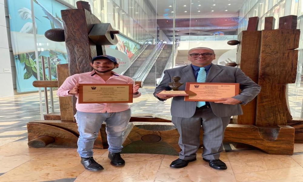 Recibe CUCosta Presea al Servicio Social Irene Robleado García en beneficio de la sociedad