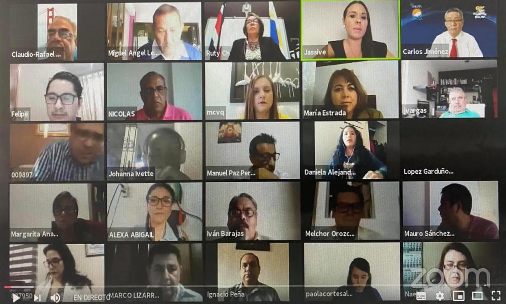 Participa la Comunidad Universitaria del CUCosta en el Programa Delfín Virtual