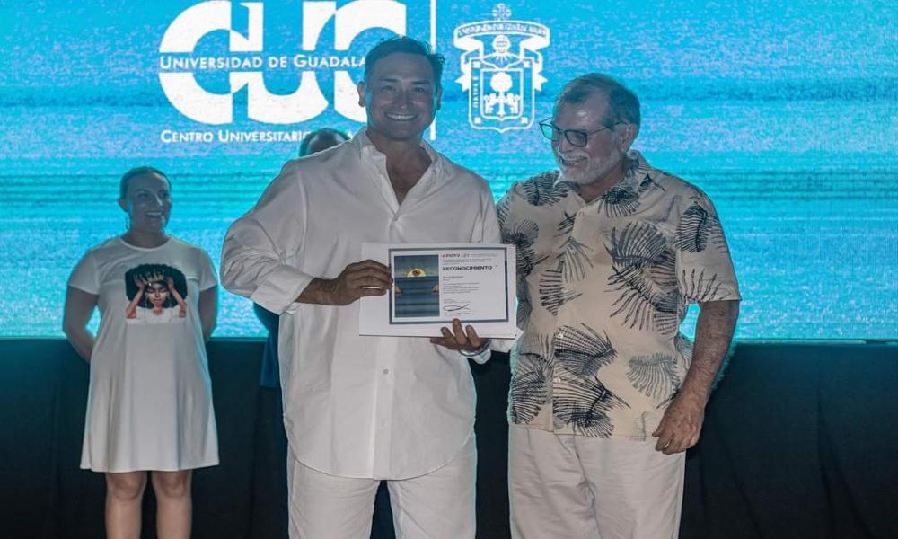 Recibe Luis Felipe Tovar, el galardón La Iguana de Oro