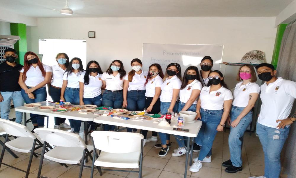 Estudiantes del CUCosta ofrecen servicios comunitarios en Punta Mita