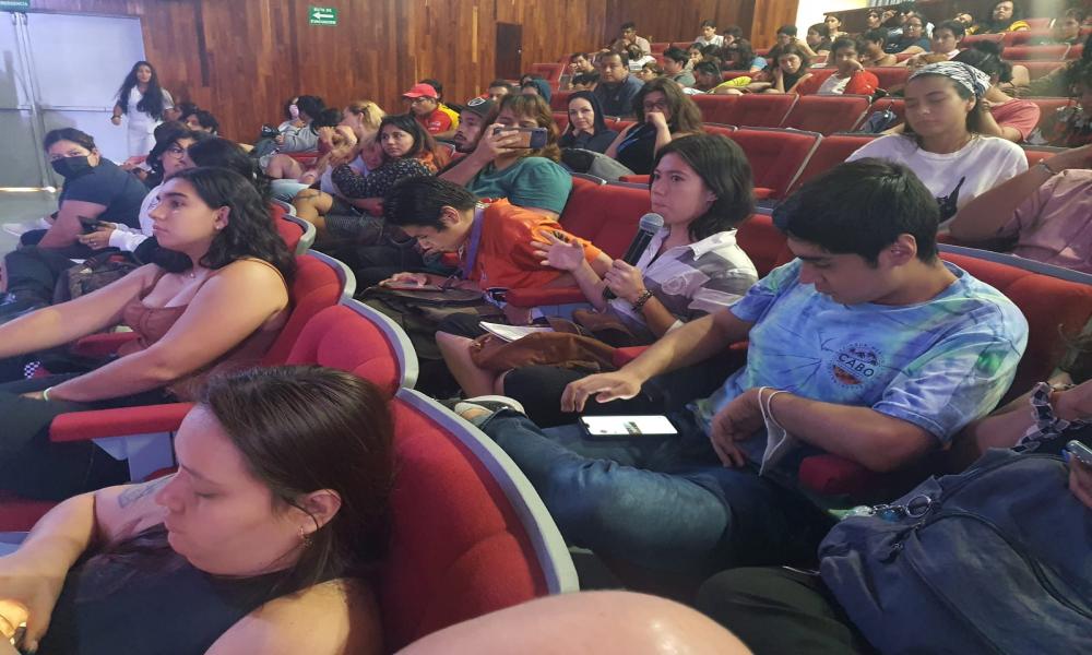 Comparten artistas experiencias en autogestión de proyecto culturales con la comunidad universitaria