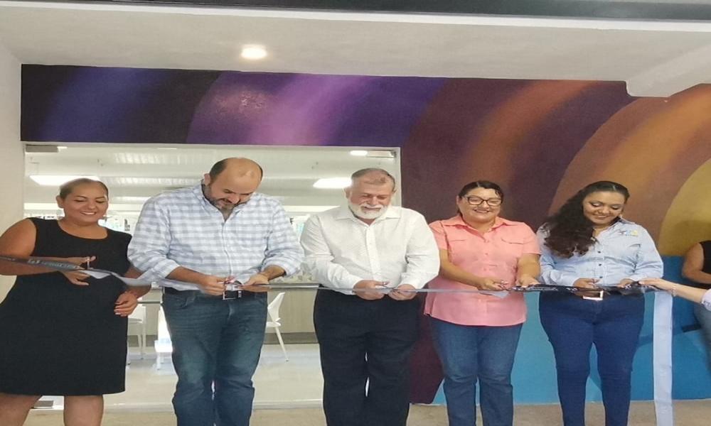 El Dr. Ricardo Villanueva, rector de la UdeG inauguró el comedor del SUTUdeG