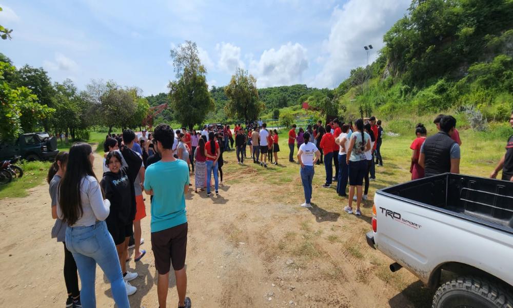 Activa participación de comunidad CUCosta en el simulacro