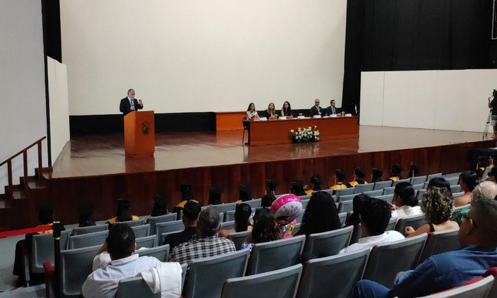 Egresaron 28 Profesionistas de la XII Generación de Lic. en Nutrición “Mtra. Yurina Vanessa Yépez Pedroza”