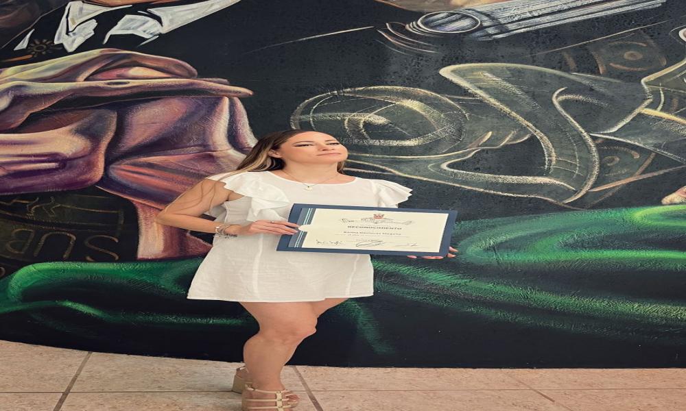 Distinguen con reconocimientos al personal administrativo con 20 y 25 años de servicio en CUCosta