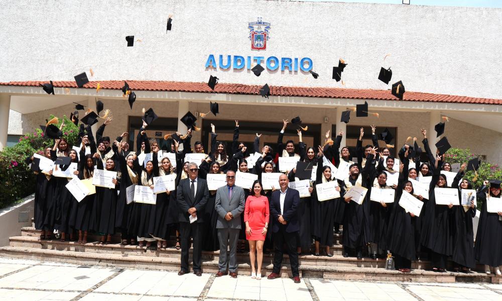 Terminan sus estudios egresados de la LII Generación de la Licenciatura en Abogado “Dr. Juan Pablo Medina Valverde”