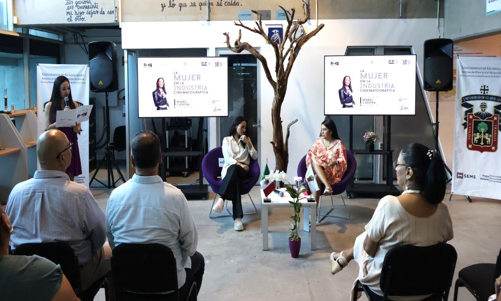 Mabel Cadena, actriz mexicana, dictó la Cátedra Huston de Cine y Literatura