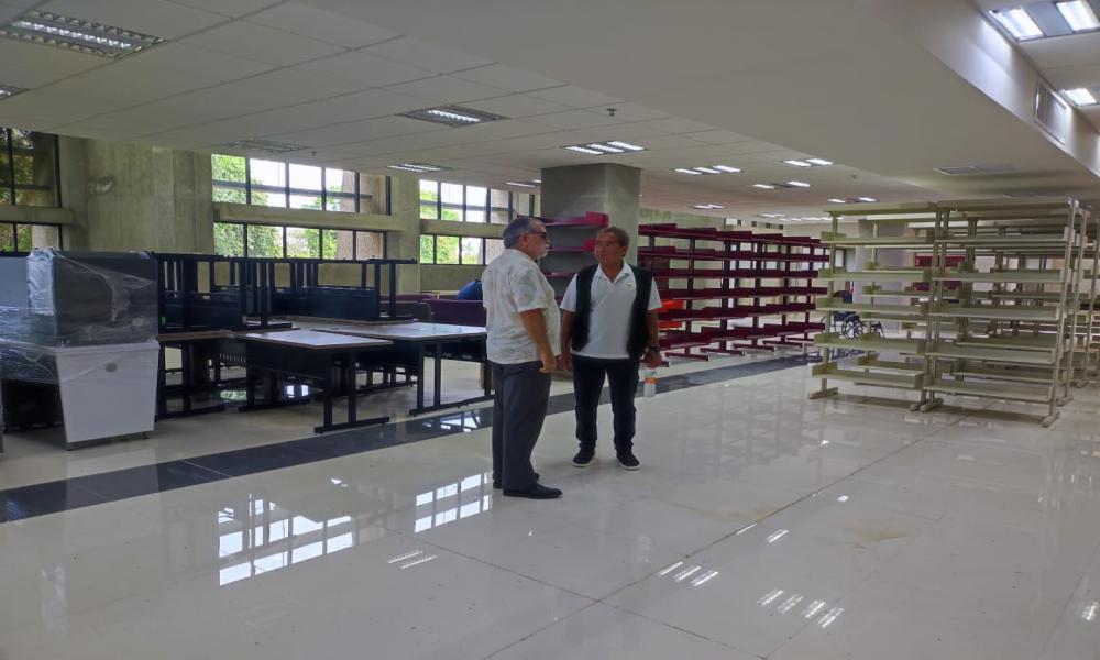 Comparte Fernando González Corona su experiencia empresarial ante estudiantes