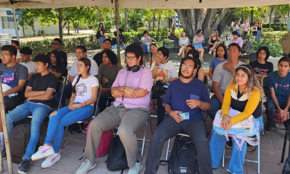 Conmemora CUCosta el Día Internacional del Libro con la lectura de antología poética “Andanzas”