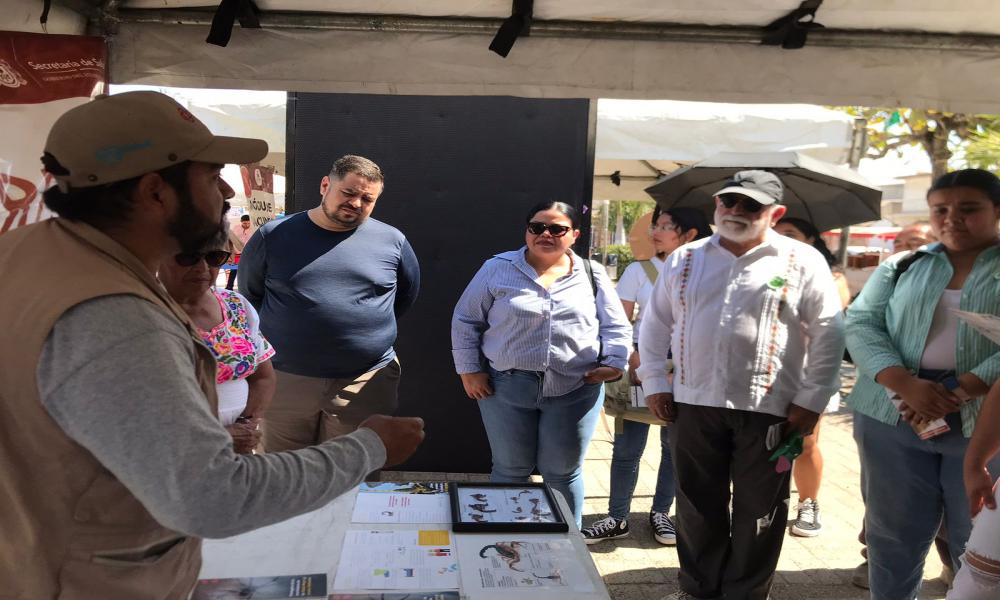 Atienden universitarios a habitantes de Ixtapa con “Tejidos Comunitarios”